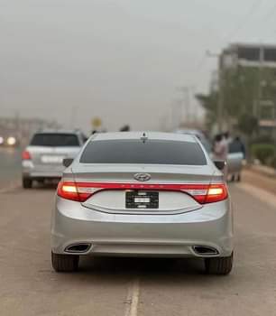 A picture of HYUNDAI AZEERA 2012 FULL OPTION
