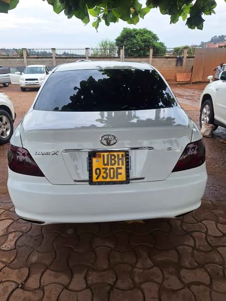 A picture of TOYOTA Mark x