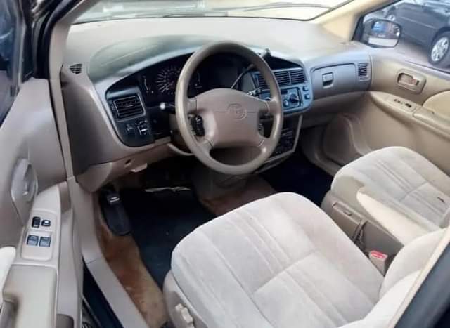 A picture of Toyota sienna