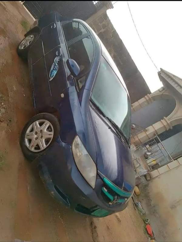 A picture of Delay is dangerous 2006 Honda City Manual transmission Unscrewed engine