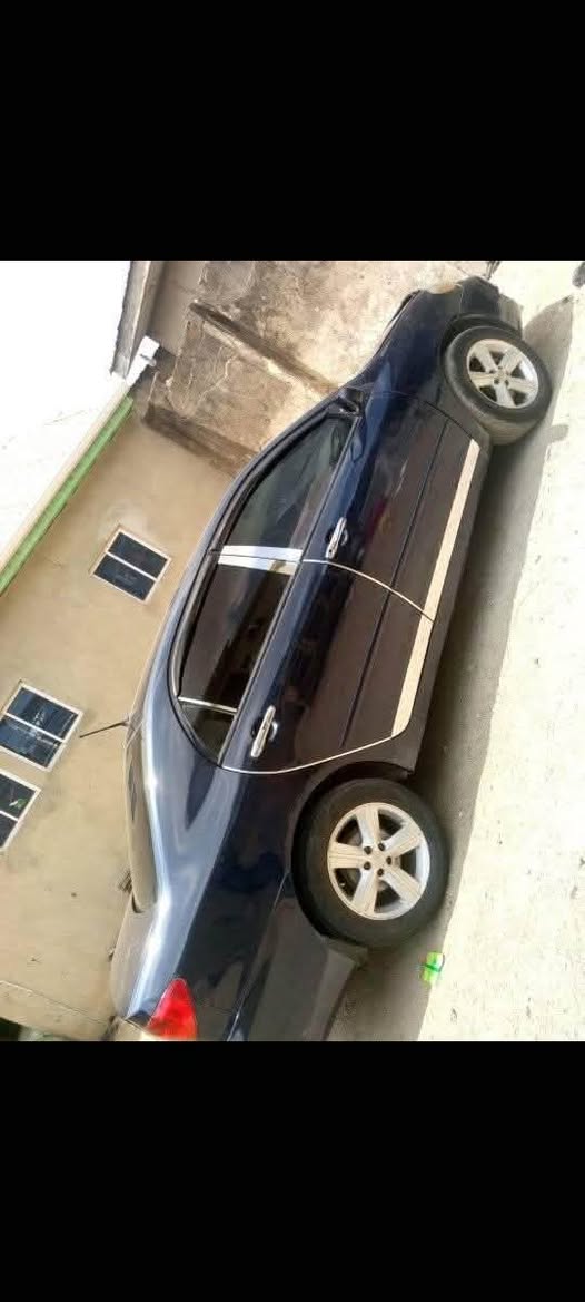 A picture of 2005 COROLLA TOYOTA 05