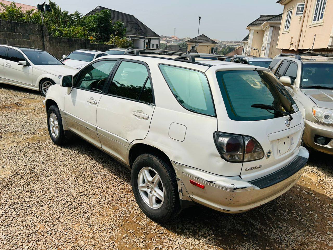 A picture of Lexus RX300