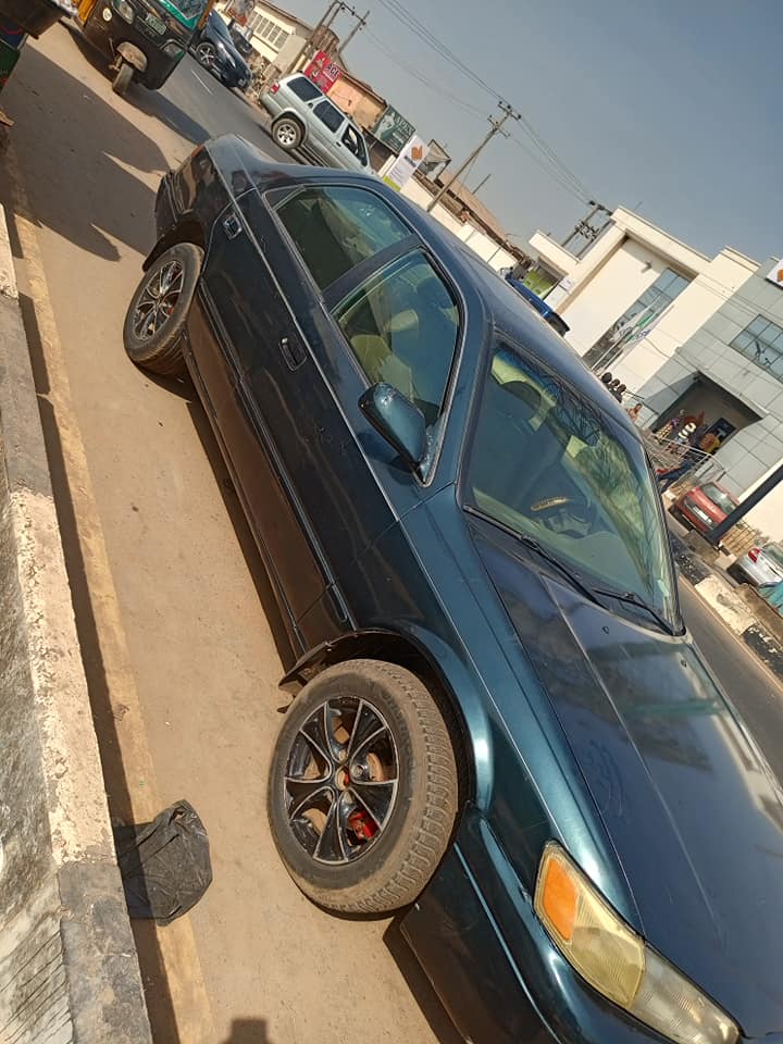 A picture of Toyota Camry pencil Engine gear Ac is chilling 1.8m to