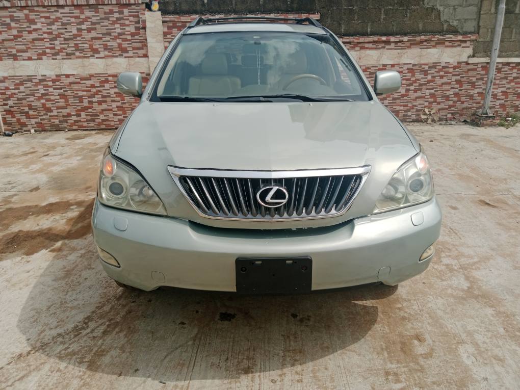 A picture of Well maintained 2008 model Lexus Rx350 full options 08038351403