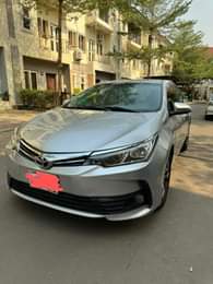 A picture of Toyota Corolla 2018 model full option everything perfect Price 9