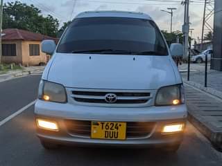 A picture of TOYOTA NOAH SR40 BEI MILLION 12 5