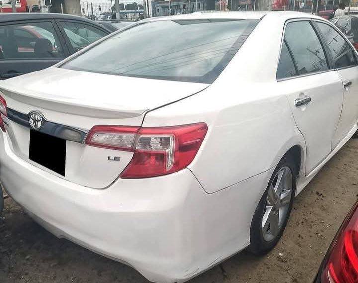 A picture of Toyota Camry 2012