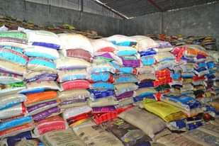 A picture of Bags of Rice Vegetables Oil