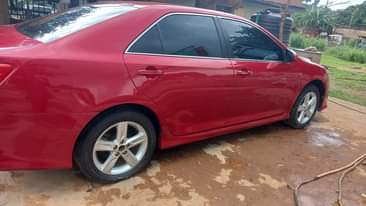 A picture of Toyota Camry se 2014 three months