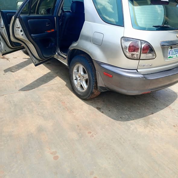 A picture of SWAP DEAL AVAILABLE 2002 Lexus Buy Drive