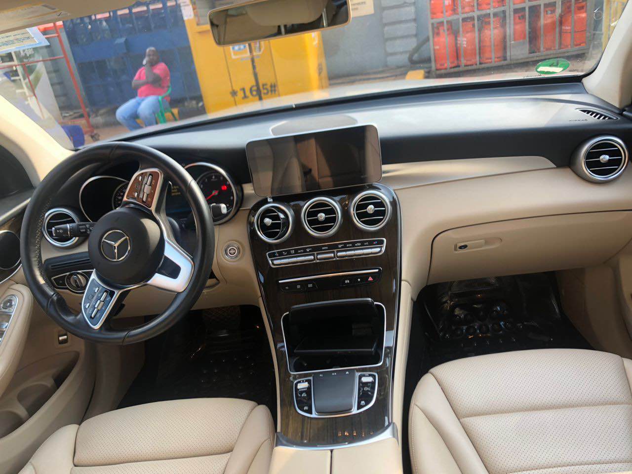 A picture of Mercedes Benz
