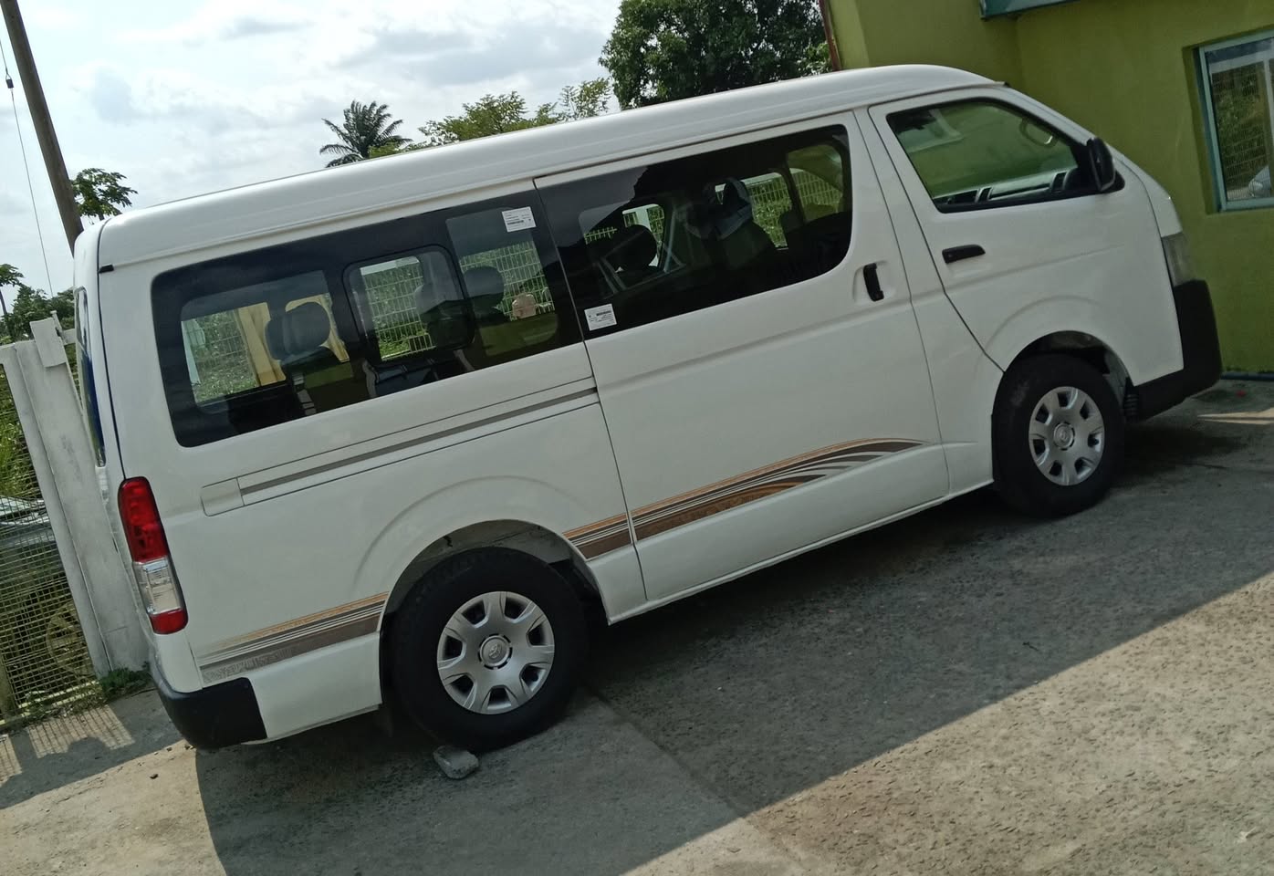 A picture of Toyota haice bus