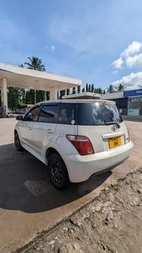 A picture of TOYOTA IST