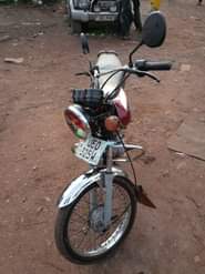 A picture of BAJAJ FOR SALE 1.9M Call. Or. Whatsapp 0772995758. 0772995758 0756911039.