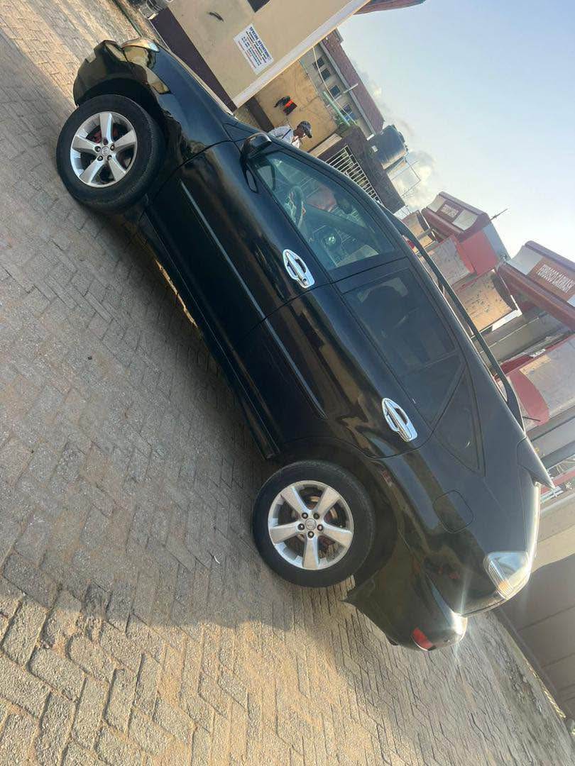 A picture of Lexus Rx330