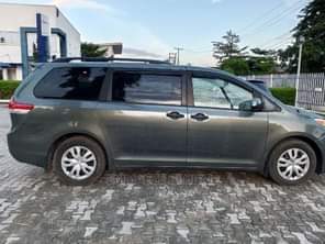 A picture of Clean 2014 sienna Fullest option with clean title Price 10