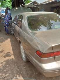 A picture of Toyota Camry 2000 model with full a c 1 8
