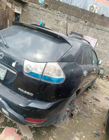 A picture of Lexus Rx350 09