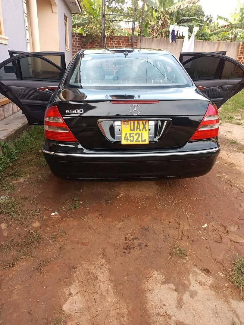 A picture of Mercedes Benz