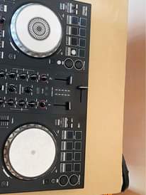 A picture of DDJ SB3 PIONEER CONTROLER serato ni mbichiiii badoh