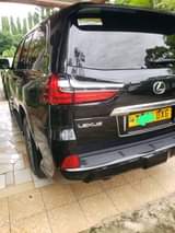 A picture of TOYOTA LAND CRUISER LEXUS LX