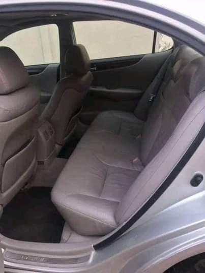 A picture of Lexus ES 300 2004 09061825415