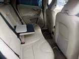 A picture of 2010 VOLVO 2010 4wd