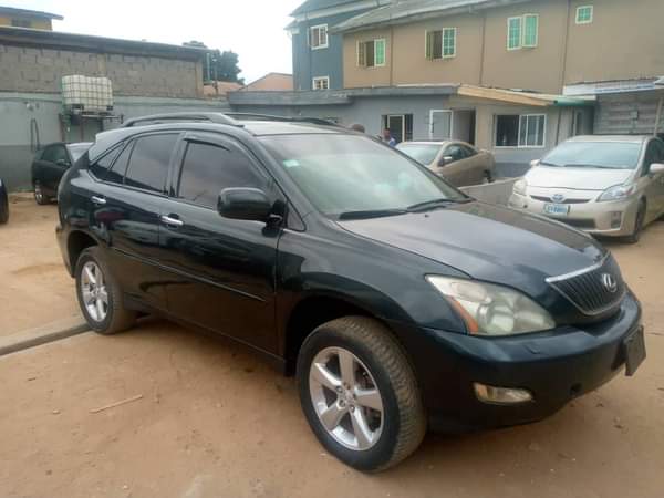 A picture of Check out this Rx330 Year 05 Neatly Repainted Car with
