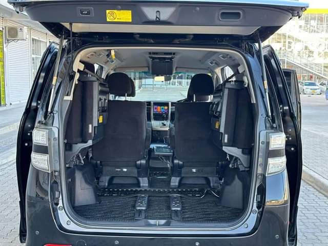 A picture of MAWASILIANO 0764454752 PRICE BEI 22 8MILION CHAP TOYOTA VERLFIRE YEAR