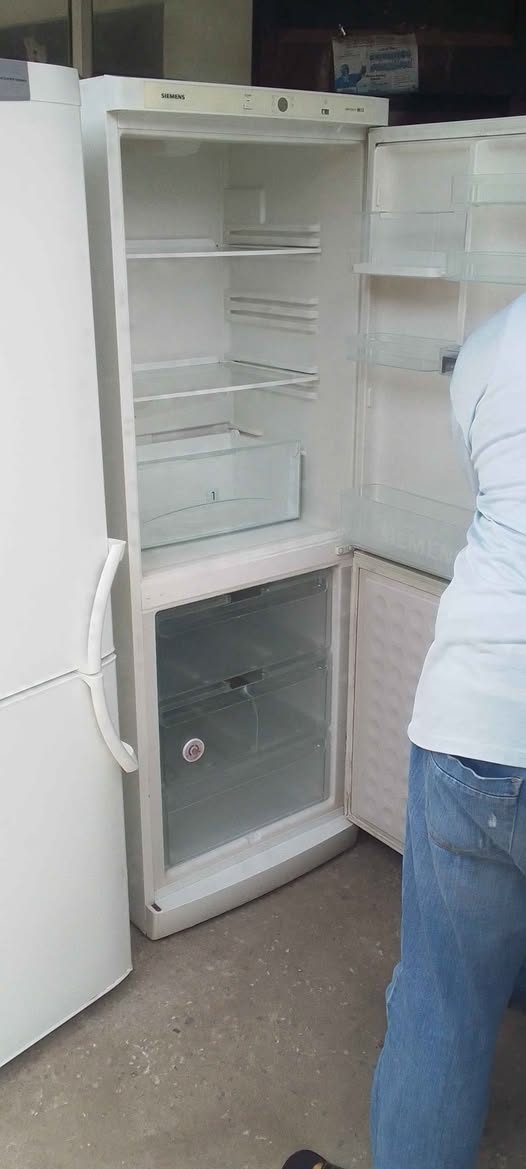 A picture of Fridges