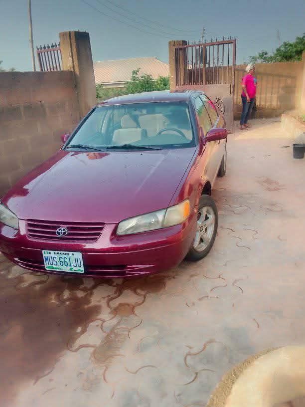 A picture of 1999 Toyota camry tininglight
