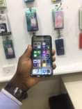 A picture of IPhone X 64gb