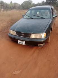 A picture of Toyota Avalon 1998