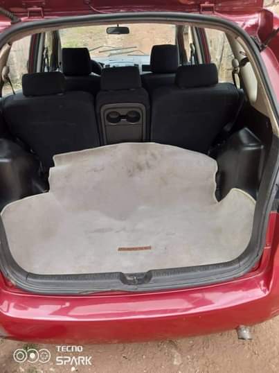 A picture of Toyota Corolla verso 07036384977