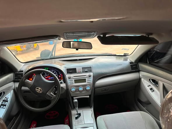 A picture of TOYOTA CAMRY 2011