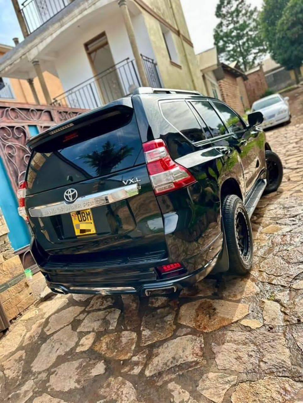 A picture of Toyota land cruiser tx 3.0cc Diesel 2014 128m