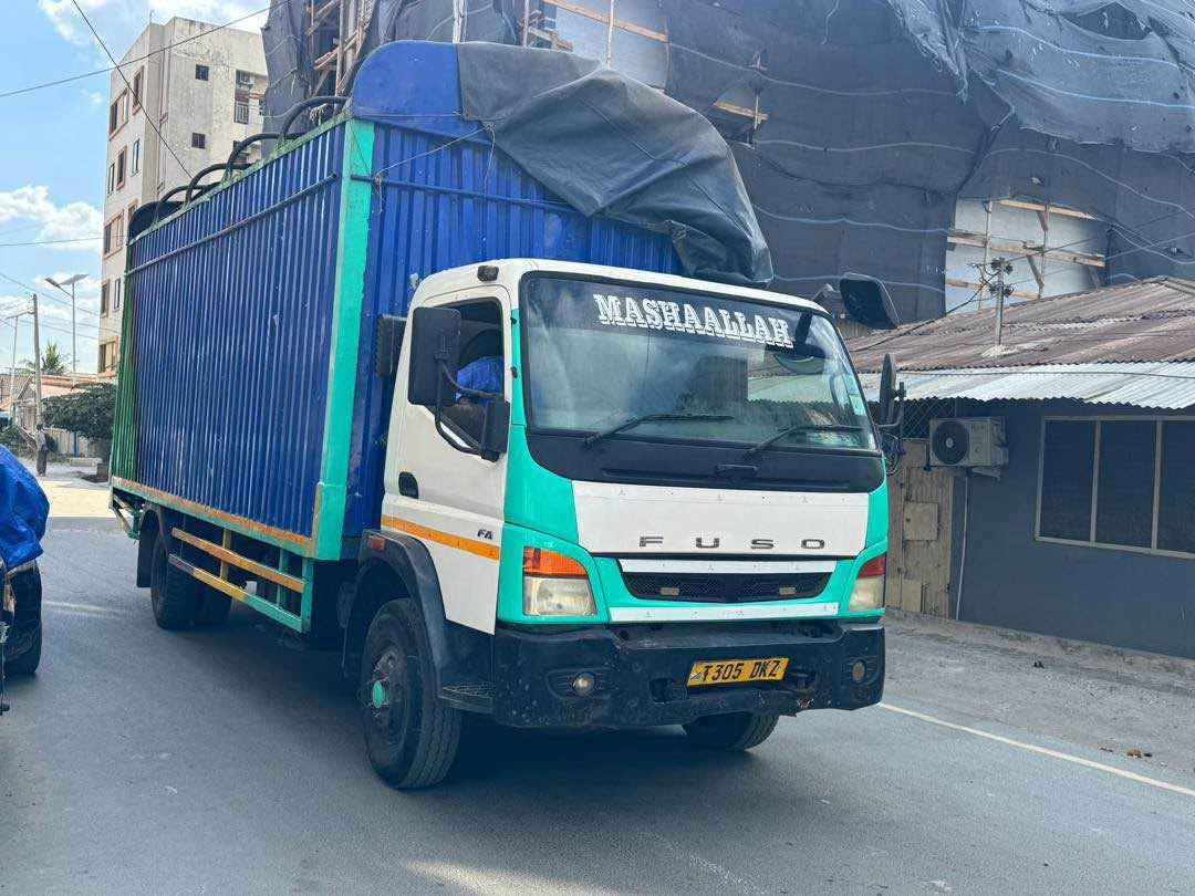 A picture of FUSO FA DKZ ENGINE DIESEL 4D37 ENGINE TAIR MPYA BODY