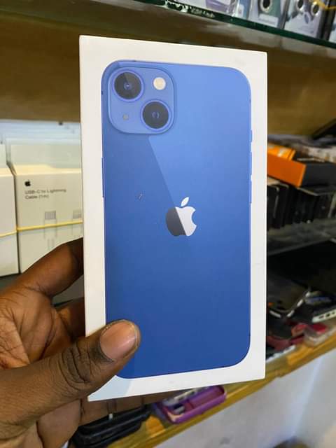 A picture of iPhone 13plain