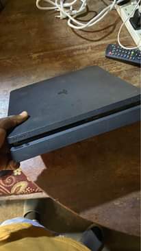 A picture of ps4 slim