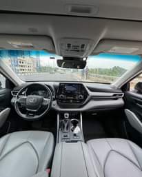 A picture of Toyota Highlander 2021 foreign used 28k mileage Price 50M Everything