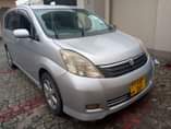 A picture of Toyota Isiss