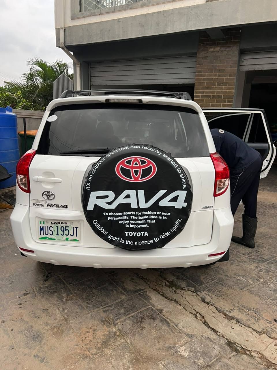 A picture of Sparkling clean 2008 model Toyota RAV4