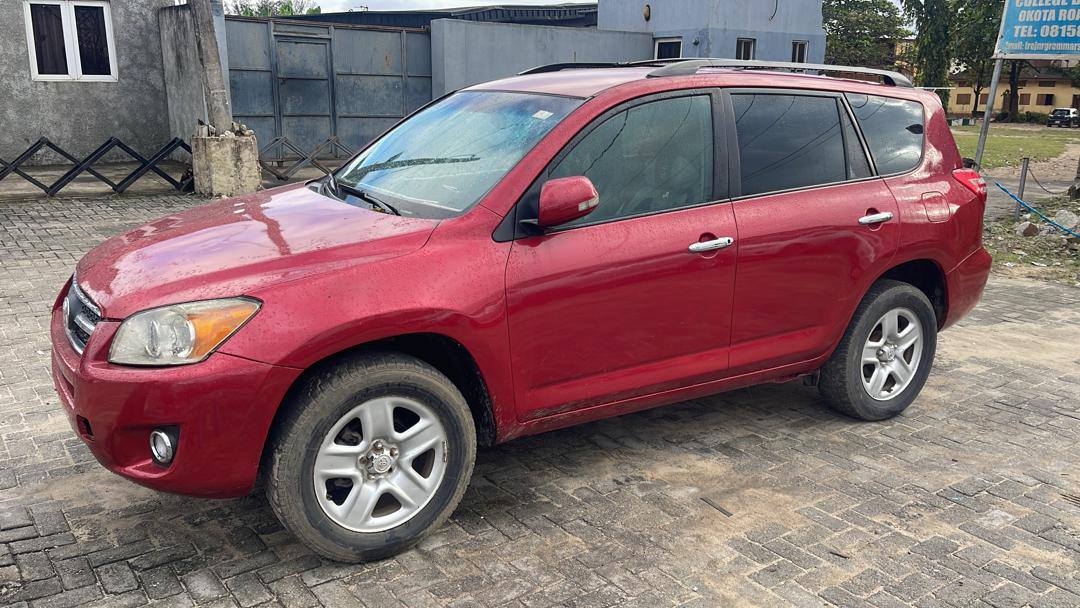A picture of Rav4 2011