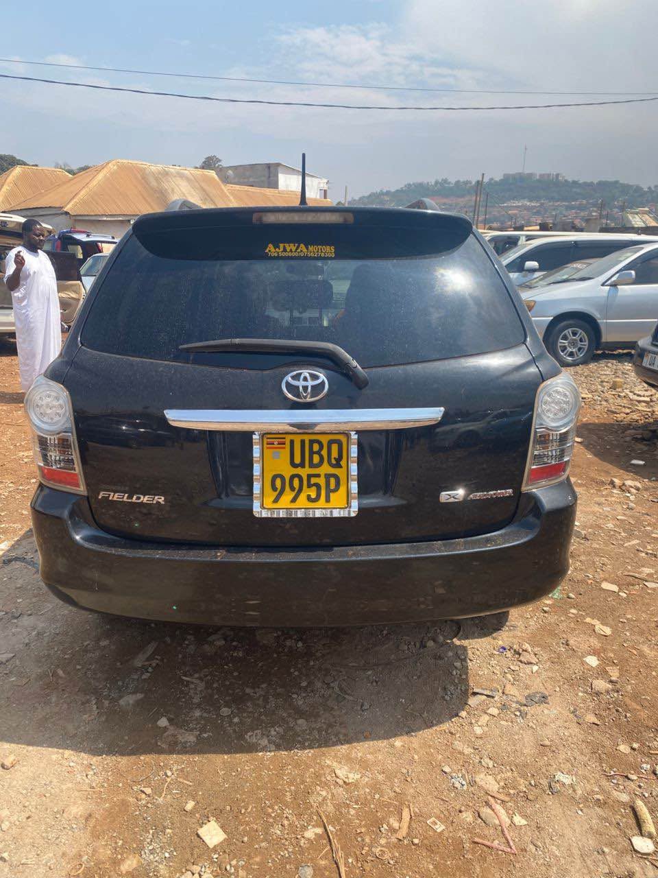 toyota fielder