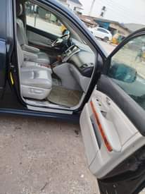 A picture of Lexus RX 330
