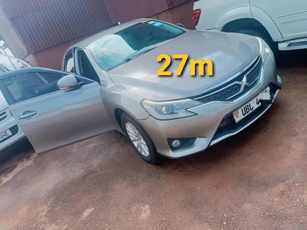 A picture of Cars on sale call or WhatsApp me 0703149812