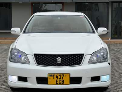 A picture of Toyota Crown Athlete on sale ECB gari ni mpya sanaaaaaaa