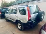 A picture of 01 Honda CR V