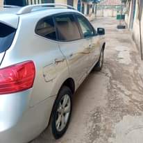A picture of Nissan Rogue 2012