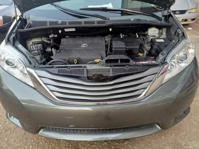 A picture of 2013 Toyota Sienna Toks